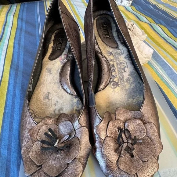 Born Metallic Brown Floral Flats - Picture 2 of 10